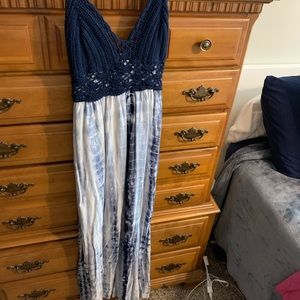 Spaghetti strap maxi stress